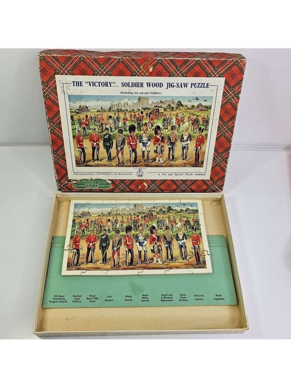 RARE Vintage VICTORY Wooden British Soldier JIGSAW PUZZLE w/ Cut Out Soldiers